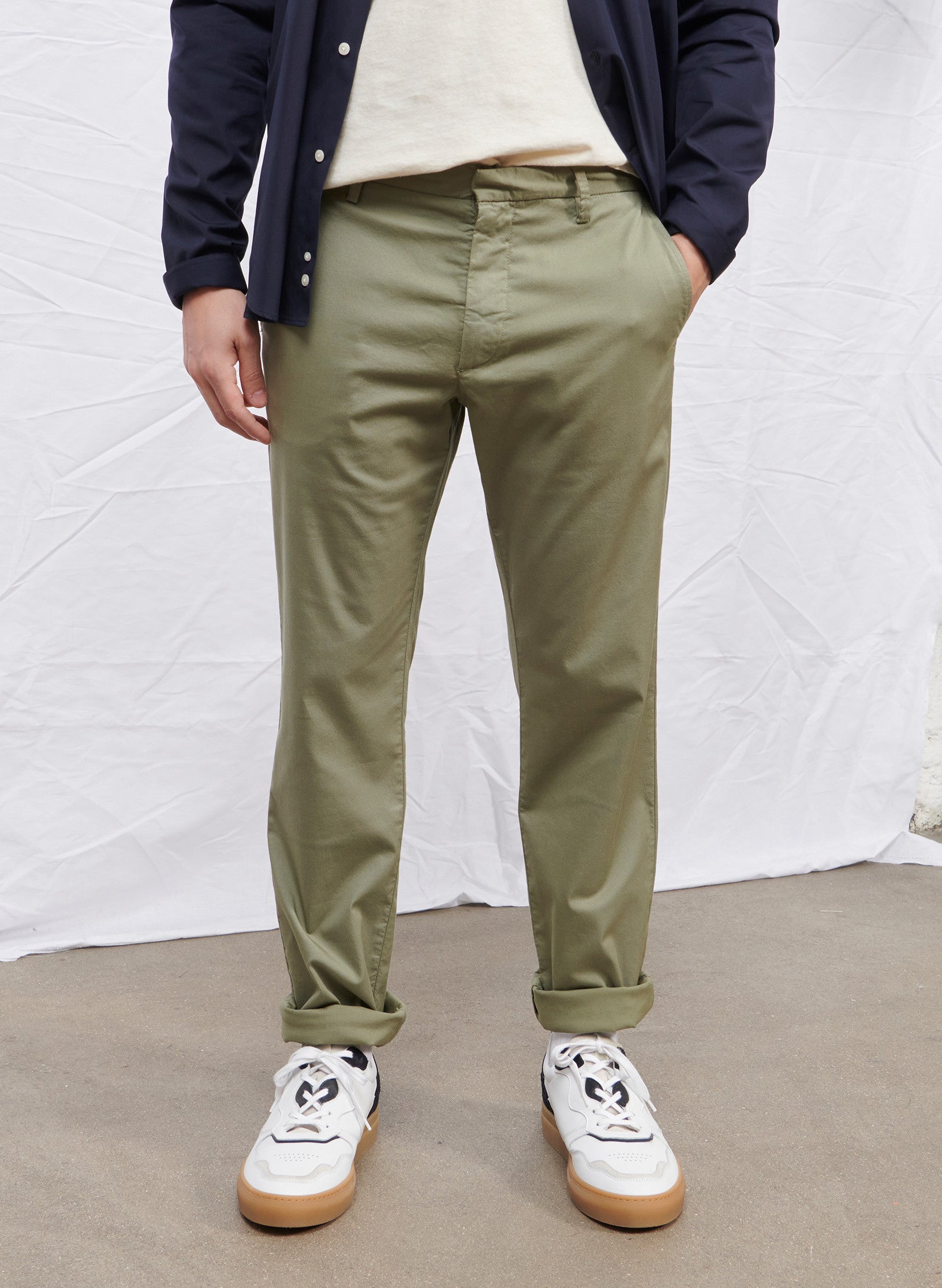 chino light kaki homme