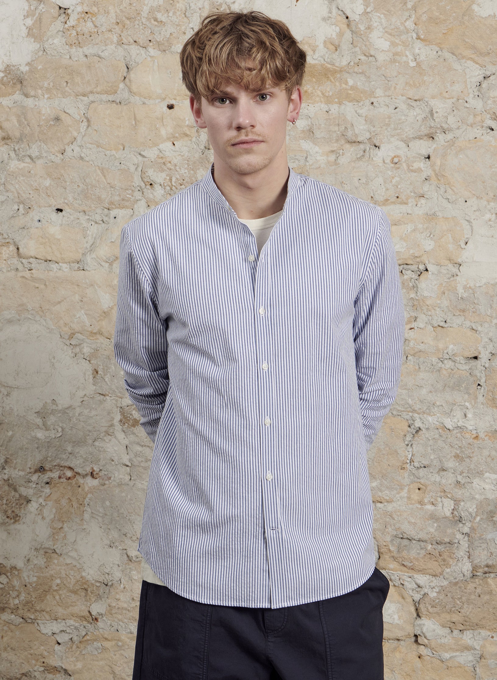 chemise col mao seersucker raye bleu