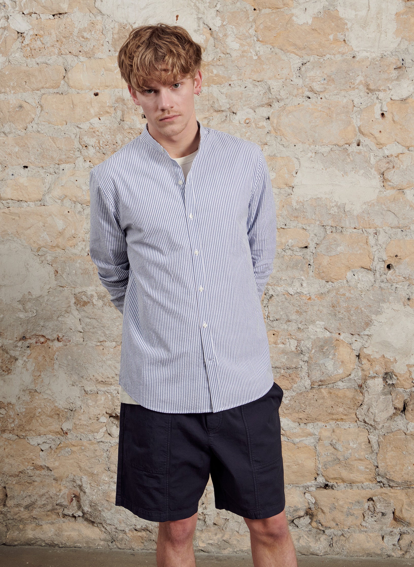 chemise col mao seersucker raye bleu