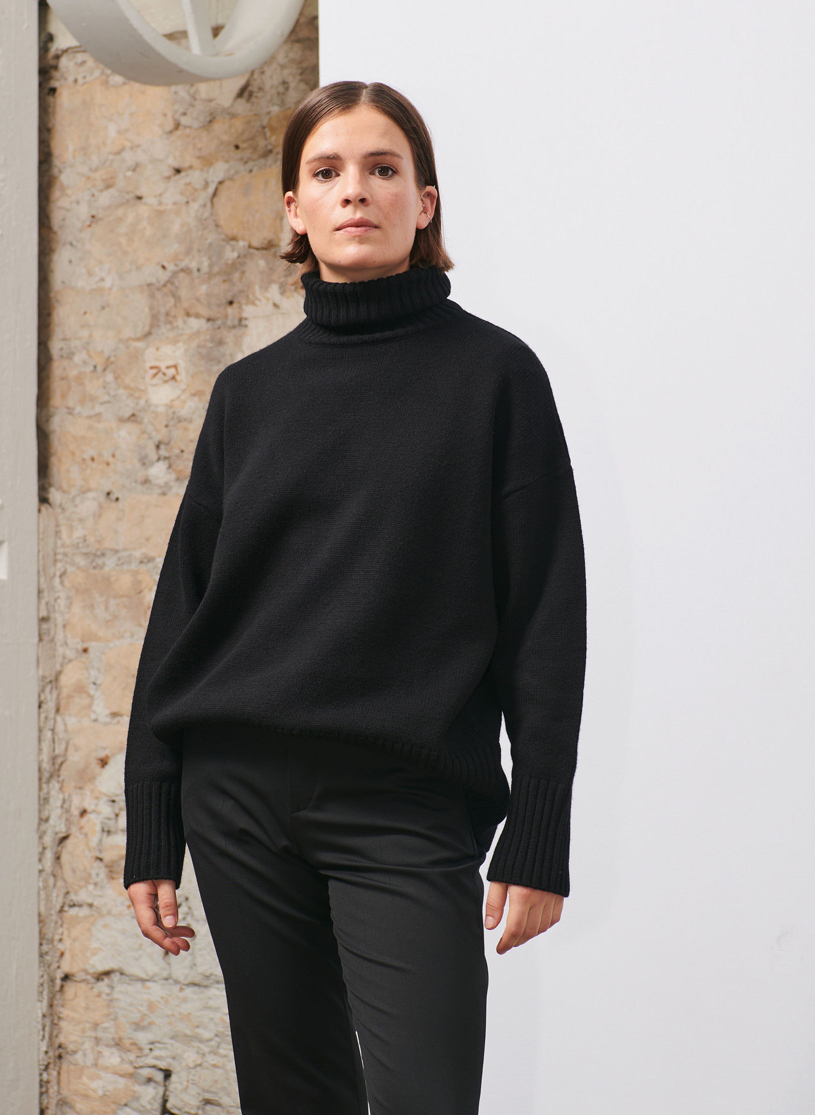 Pull col roulé noir femme - DistriCenter