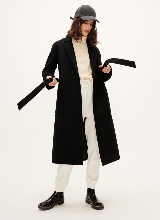 manteau long noir en laine avec ceinture