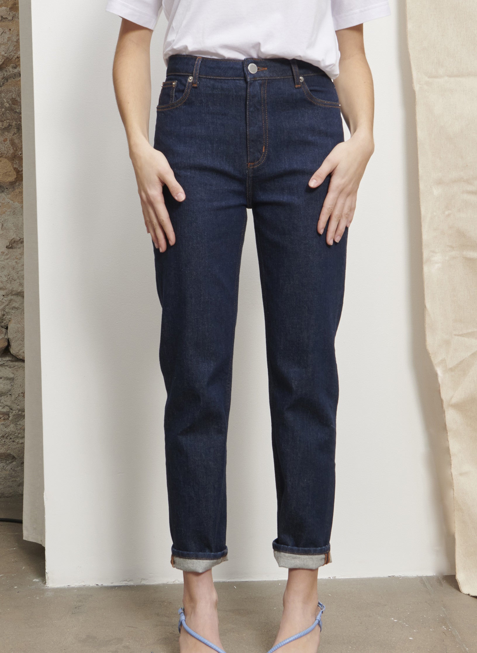 jean mom brut taille haute femme