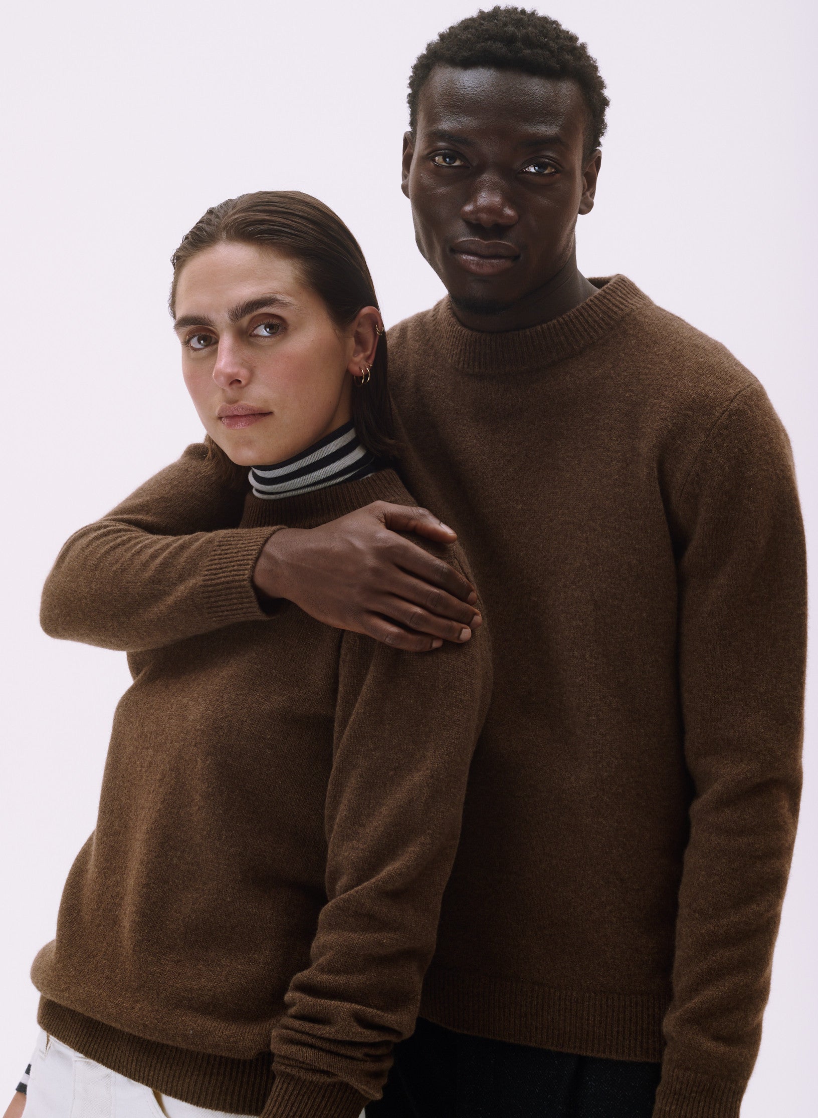 pull ras du cou laine marron homme femme unisexe